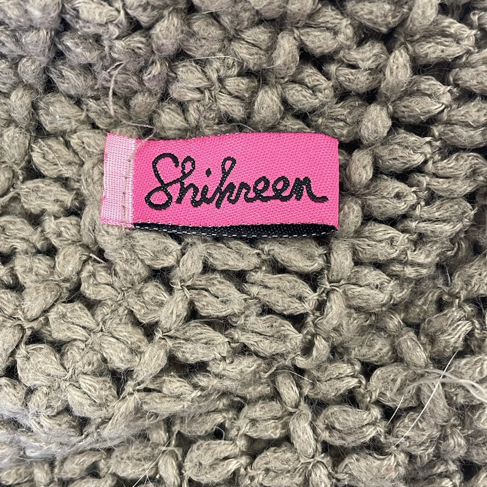Scarf 🧣 - Picture 2 of 2